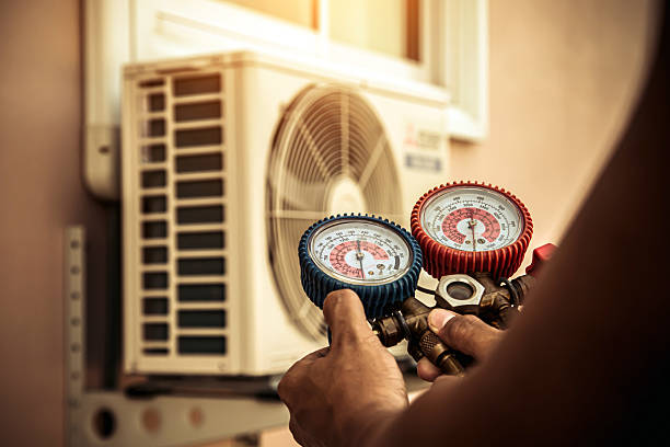 Professional Hvac technician working in Advance, IN